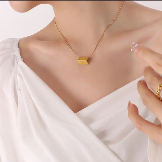 Smile necklace (24k gold plated)